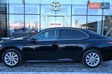 Седан Toyota Camry 2021 в Киеве