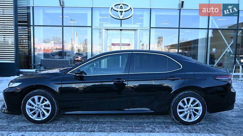 Седан Toyota Camry 2021 в Киеве