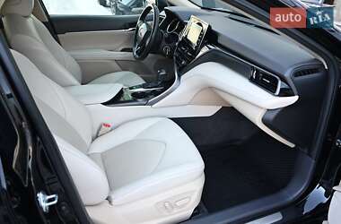 Седан Toyota Camry 2021 в Киеве