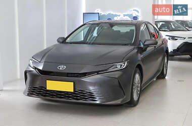 Седан Toyota Camry 2025 в Киеве