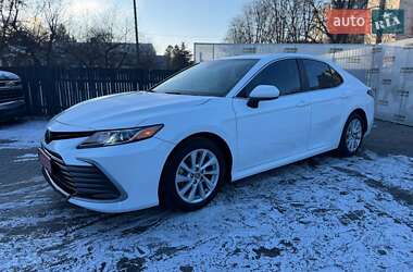 Седан Toyota Camry 2022 в Луцьку