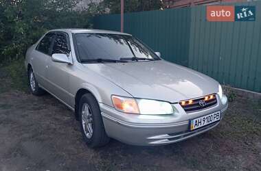 Седан Toyota Camry 2000 в Борисполе