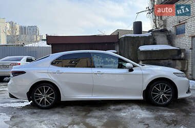 Седан Toyota Camry 2021 в Києві