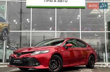 Седан Toyota Camry 2018 в Києві