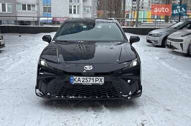 Седан Toyota Camry 2024 в Києві