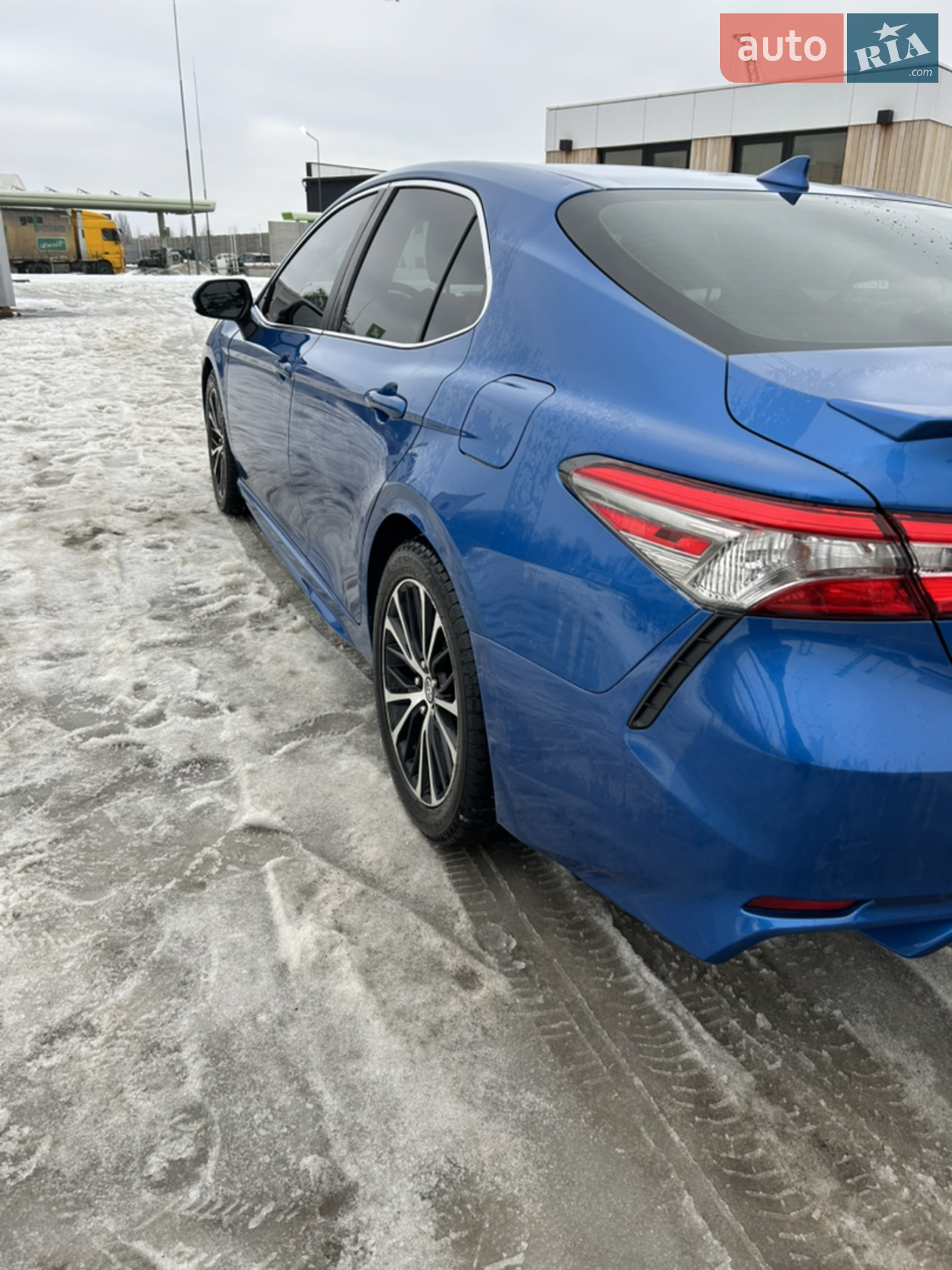 2019 Toyota Camry - мініатюра 2