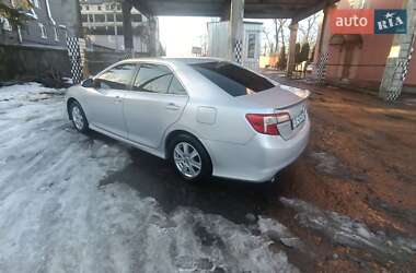 Седан Toyota Camry 2014 в Черновцах