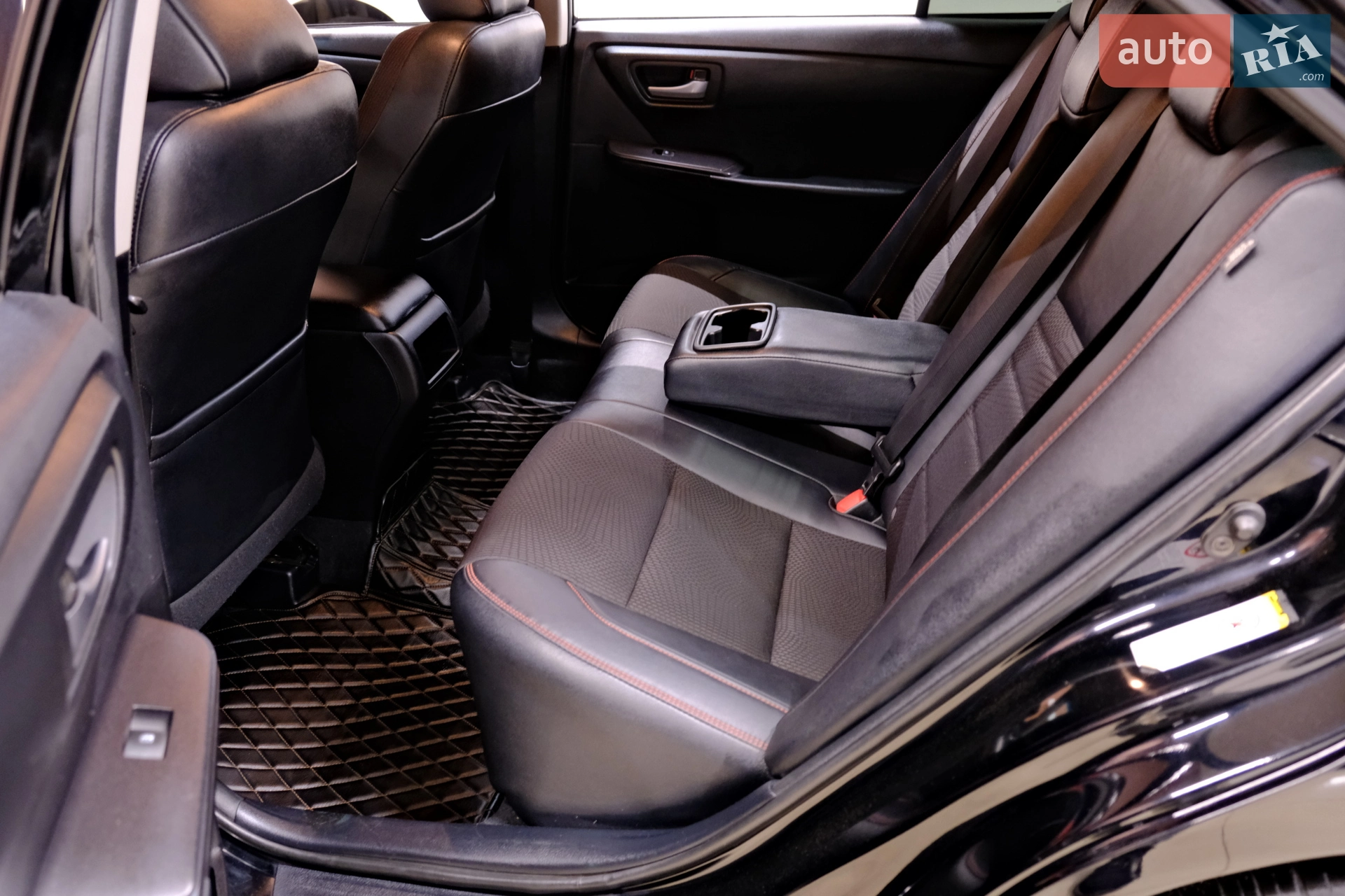 2016 Toyota Camry - мініатюра 30