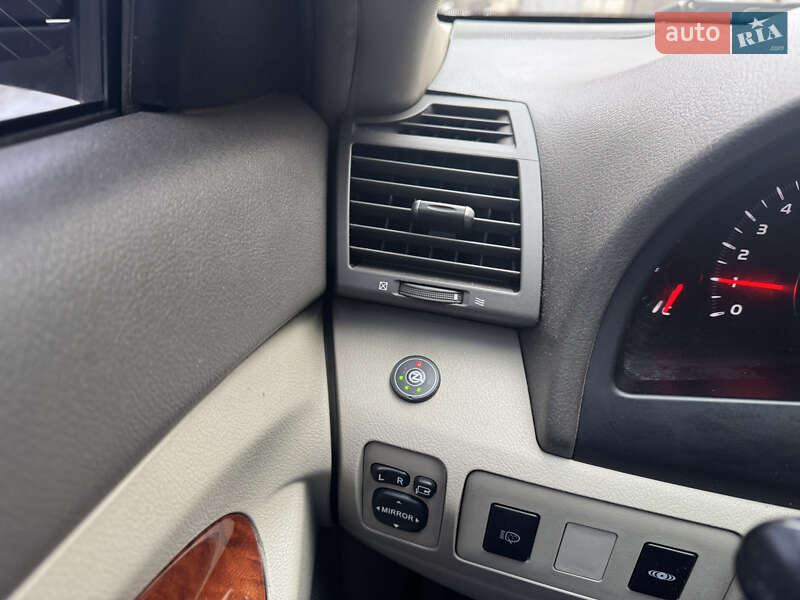 Седан Toyota Camry 2008 в Виннице