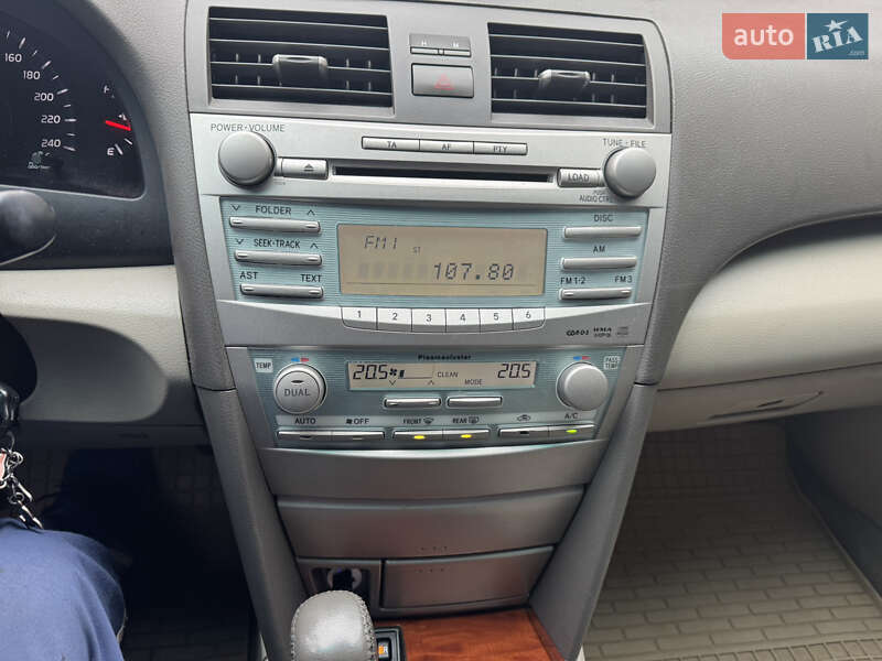 Седан Toyota Camry 2008 в Виннице