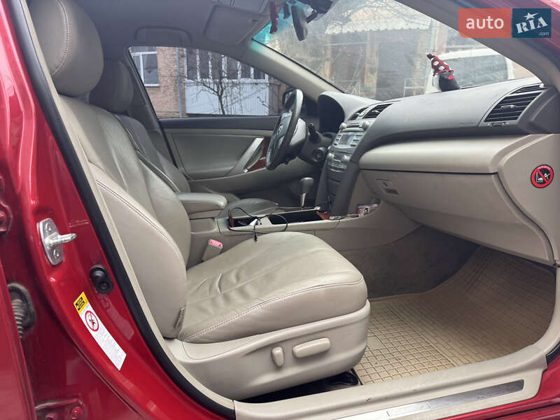 Седан Toyota Camry 2008 в Виннице