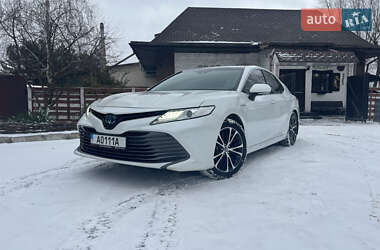 Седан Toyota Camry 2018 в Горишних Плавнях