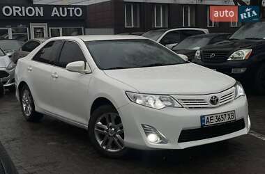 Седан Toyota Camry 2014 в Днепре