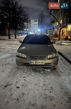 Седан Toyota Camry 2001 в Тростянце