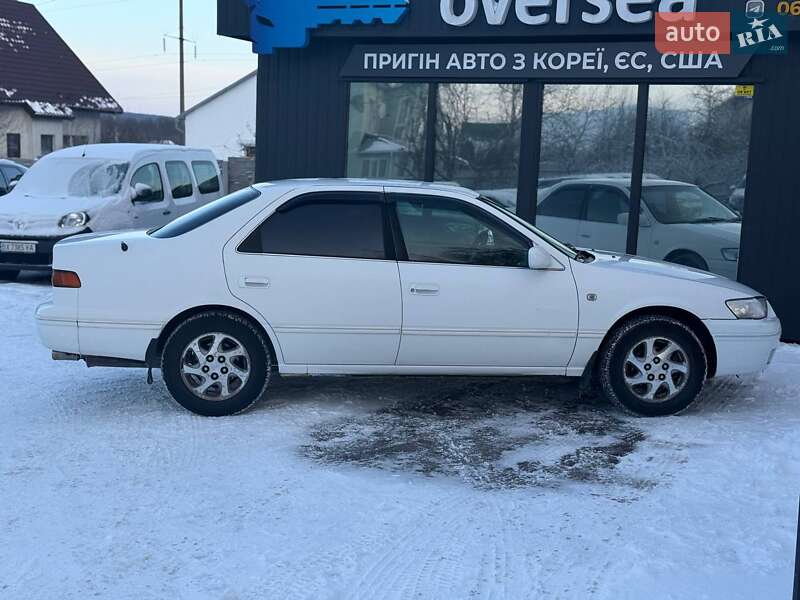 Седан Toyota Camry 1997 в Хмельницком