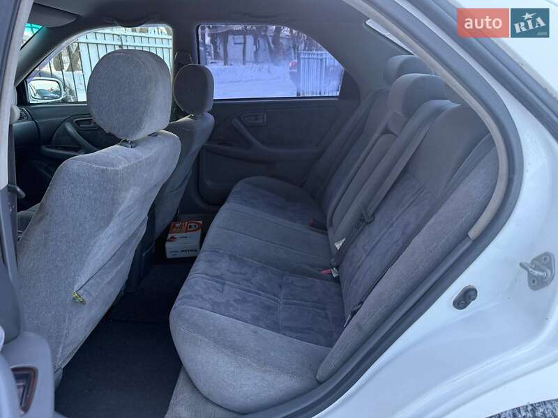 Седан Toyota Camry 1997 в Хмельницком