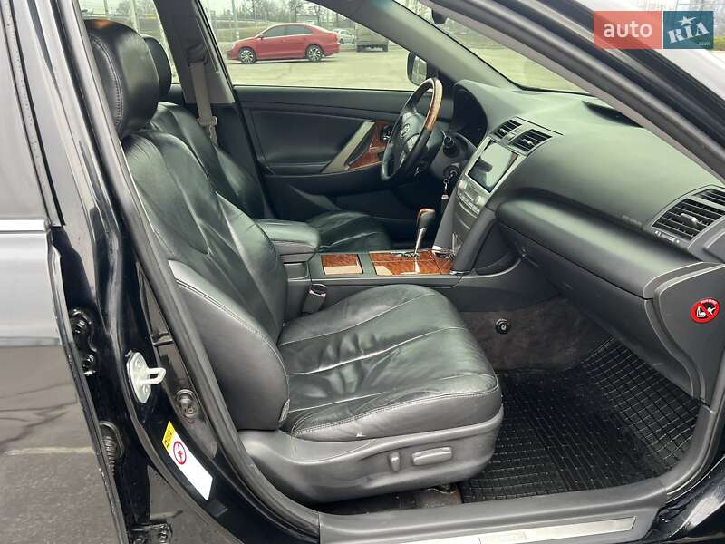 Седан Toyota Camry 2008 в Днепре