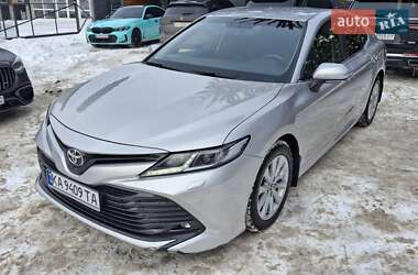 Седан Toyota Camry 2019 в Києві