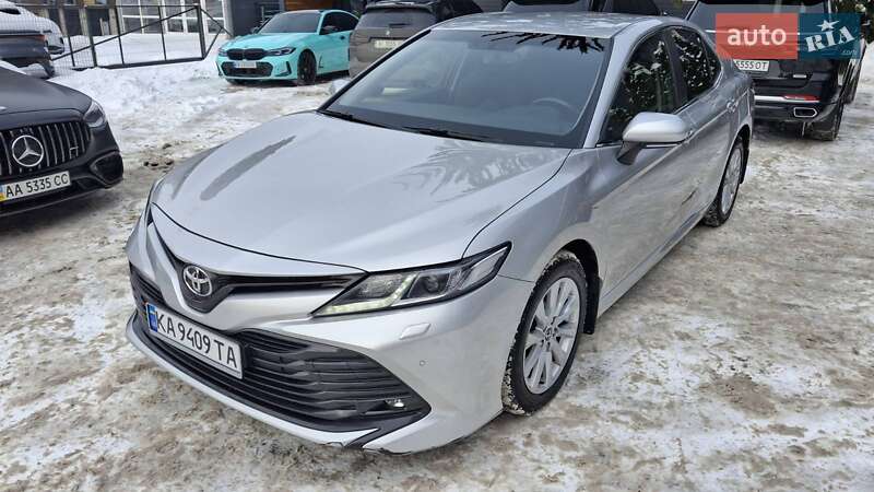 Toyota Camry 2019