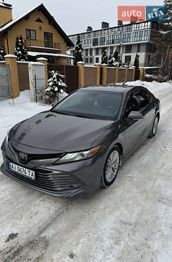 Седан Toyota Camry 2017 в Києві