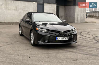 Седан Toyota Camry 2020 в Києві