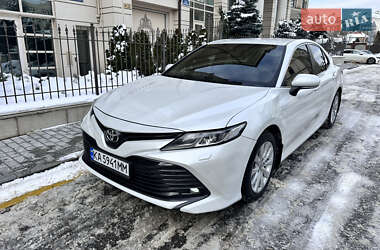 Седан Toyota Camry 2020 в Киеве