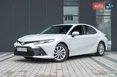 Седан Toyota Camry 2022 в Львові