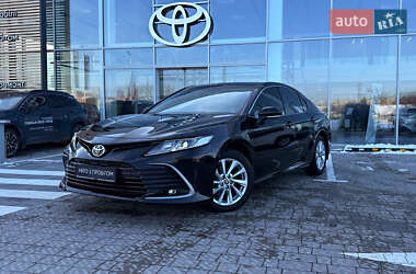 Седан Toyota Camry 2024 в Рівному