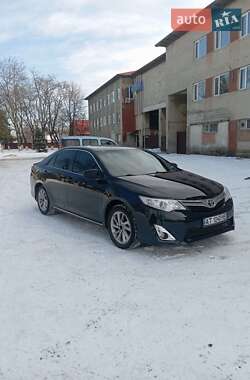 Седан Toyota Camry 2013 в Калуше