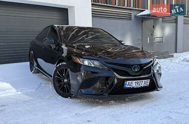Седан Toyota Camry 2020 в Дніпрі
