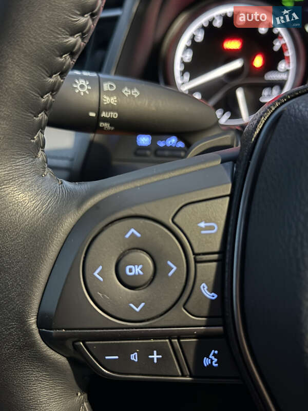 Седан Toyota Camry 2023 в Киеве