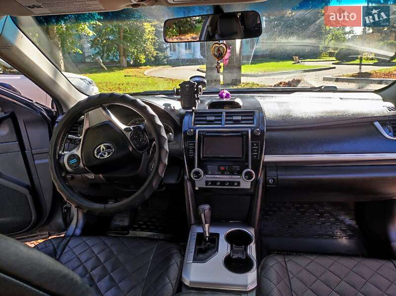 Седан Toyota Camry 2013 в Коростышеве