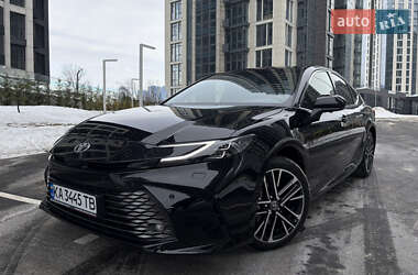 Седан Toyota Camry 2024 в Києві
