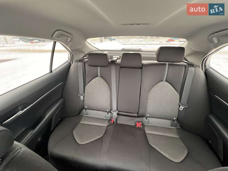 Седан Toyota Camry 2023 в Киеве