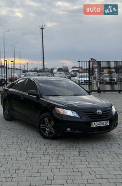 Седан Toyota Camry 2007 в Ужгороде