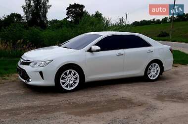 Седан Toyota Camry 2015 в Кременчуці