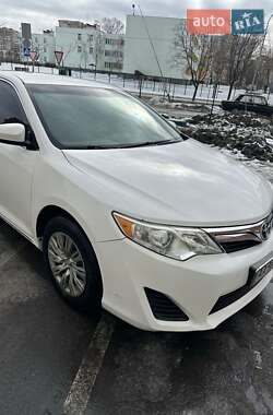 Седан Toyota Camry 2012 в Киеве