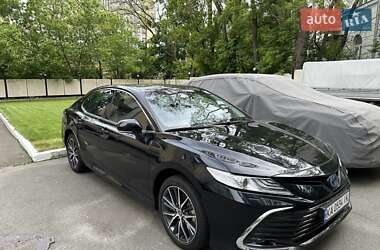 Седан Toyota Camry 2023 в Киеве