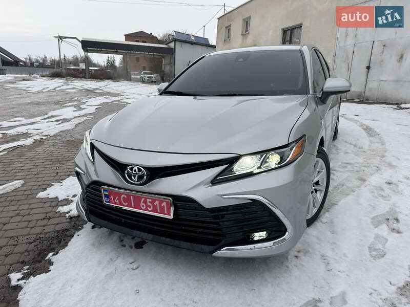 Седан Toyota Camry 2023 в Борщеве