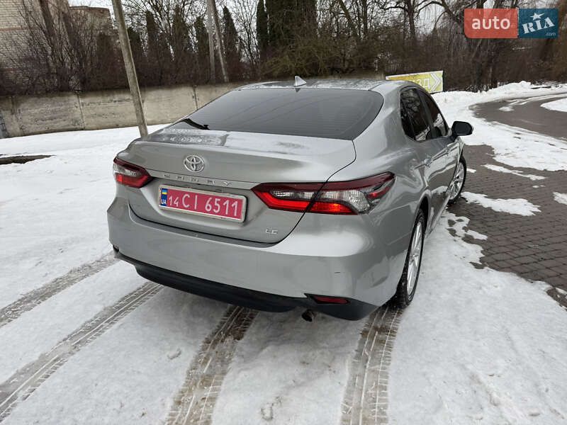 Седан Toyota Camry 2023 в Борщеве