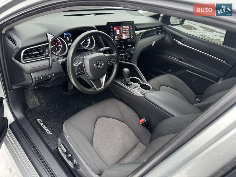 Седан Toyota Camry 2023 в Борщеве