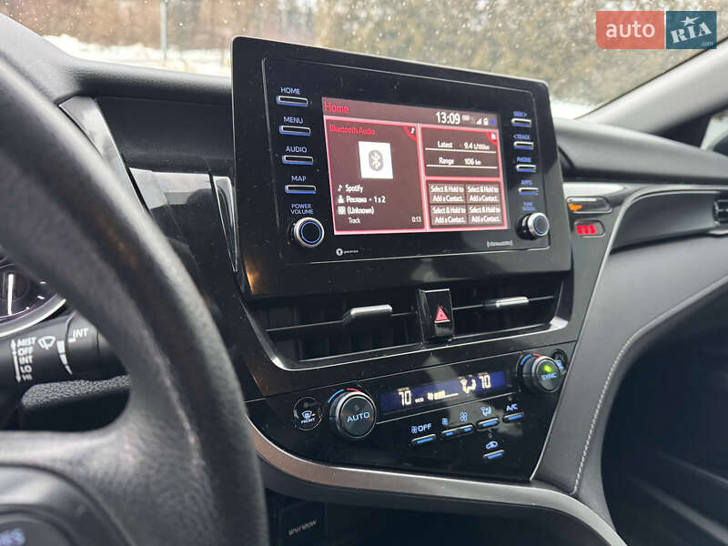 Седан Toyota Camry 2023 в Борщеве