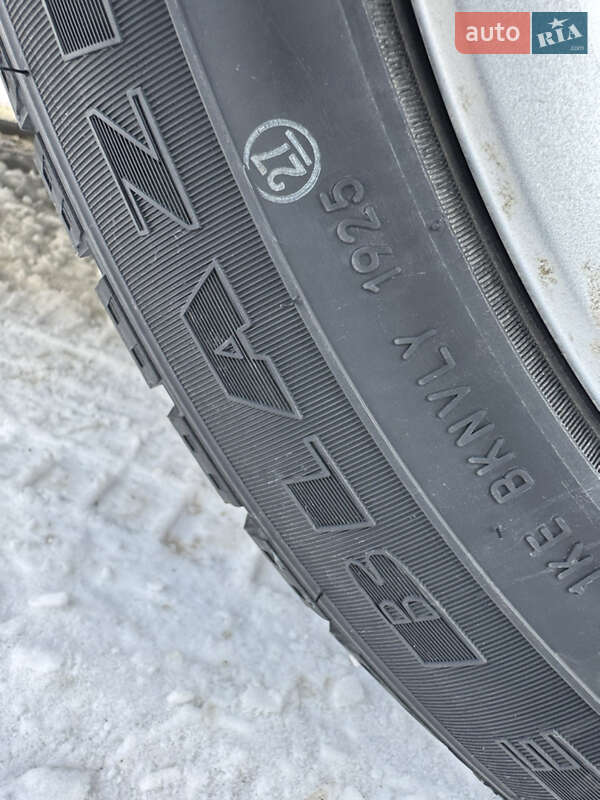 Седан Toyota Camry 2023 в Борщеве