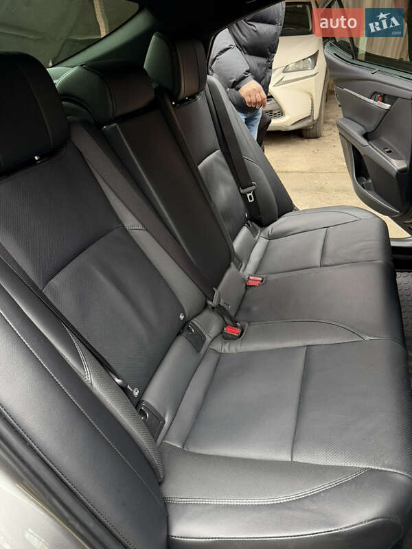 Седан Toyota Camry 2025 в Одессе