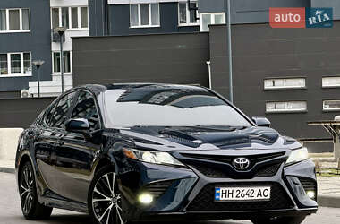 Седан Toyota Camry 2017 в Одессе