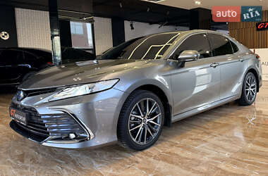 Седан Toyota Camry 2023 в Києві