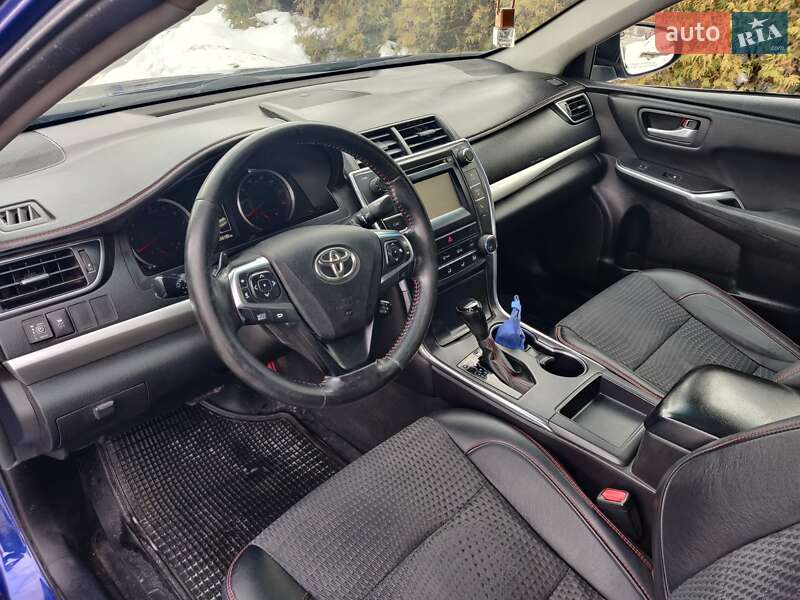 Седан Toyota Camry 2014 в Тернополе