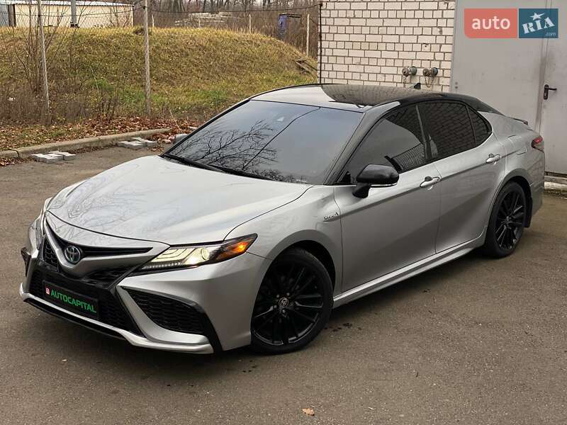Седан Toyota Camry 2020 в Киеве
