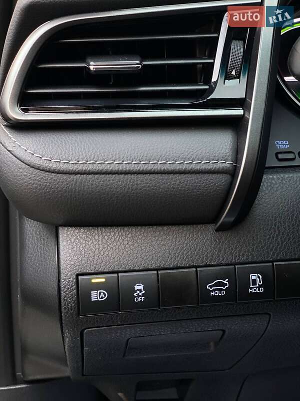 Седан Toyota Camry 2020 в Киеве