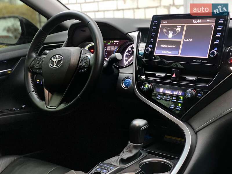 Седан Toyota Camry 2020 в Киеве